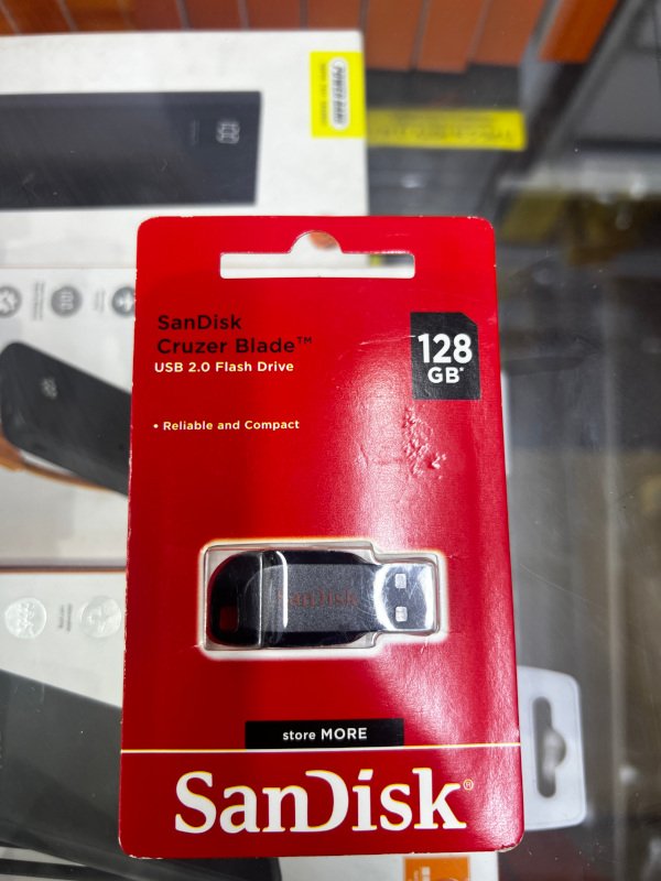 128GB SanDisk Cruzer Blade Flash Drive